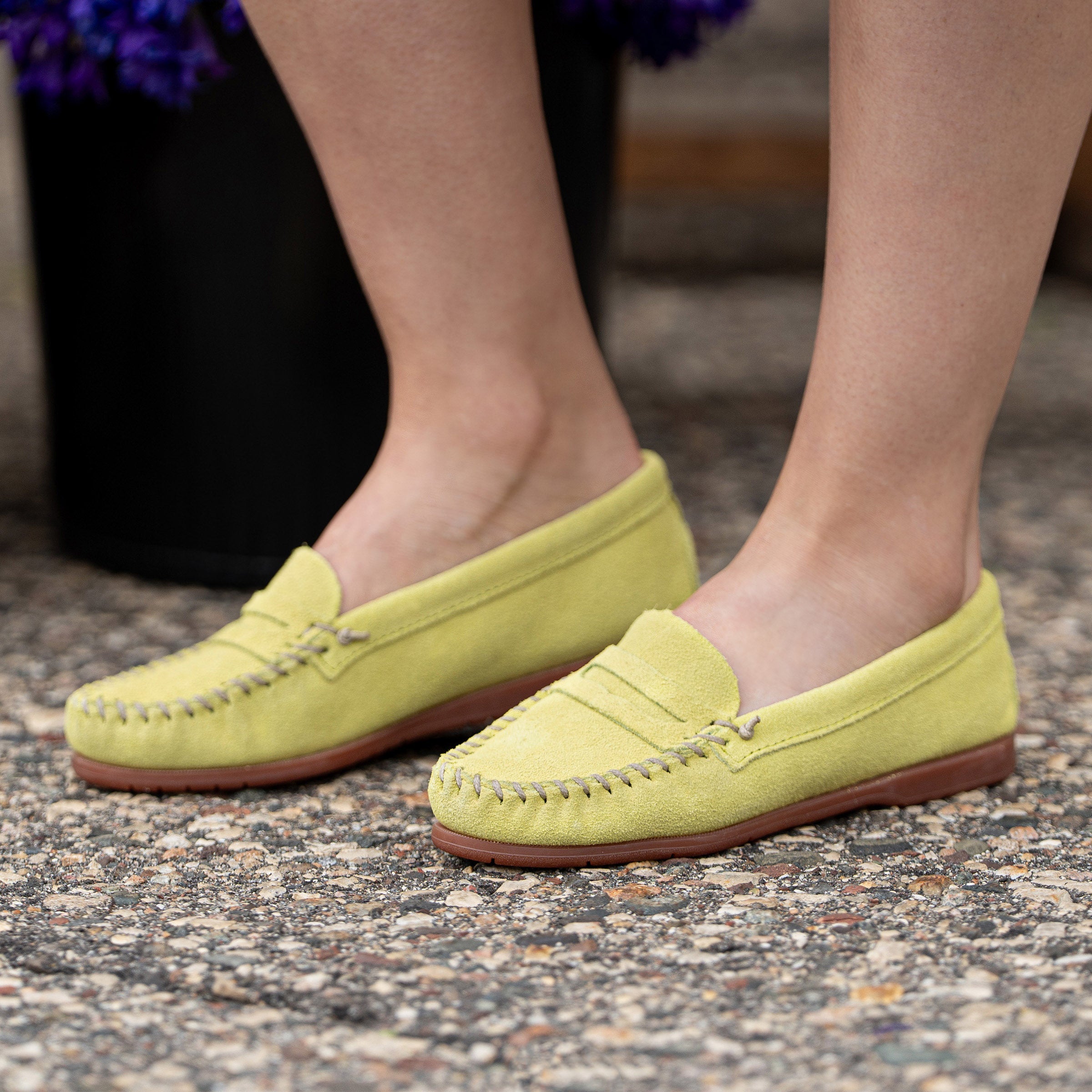 moko kobayashi ミネトンカ Minnetonka 小林もー子 MINNETONKA」と人気刺繍作家・小林モー子さんコラボモデルの