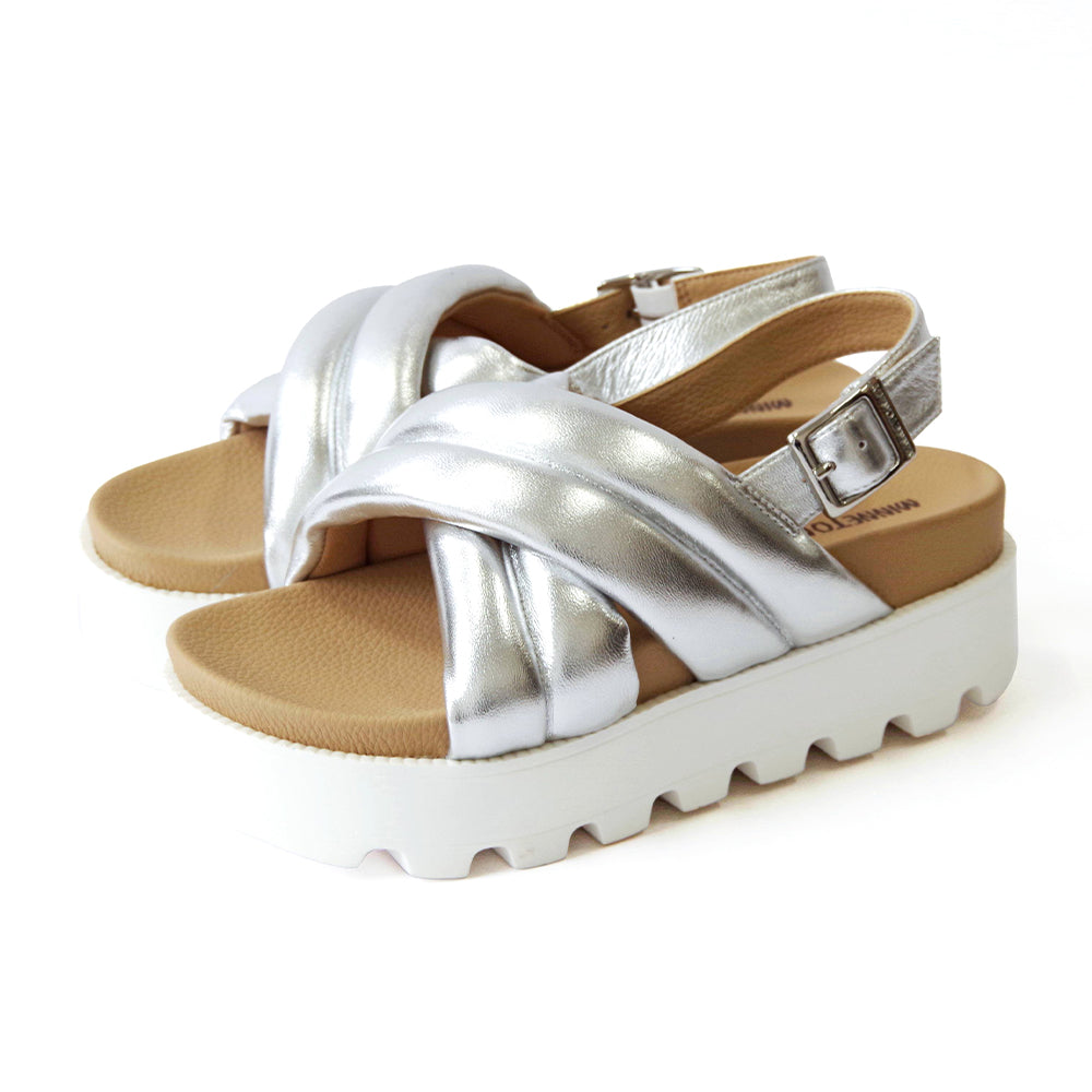 クロスベルトパデッドサンダル – MINNETONKA公式オンラインストア