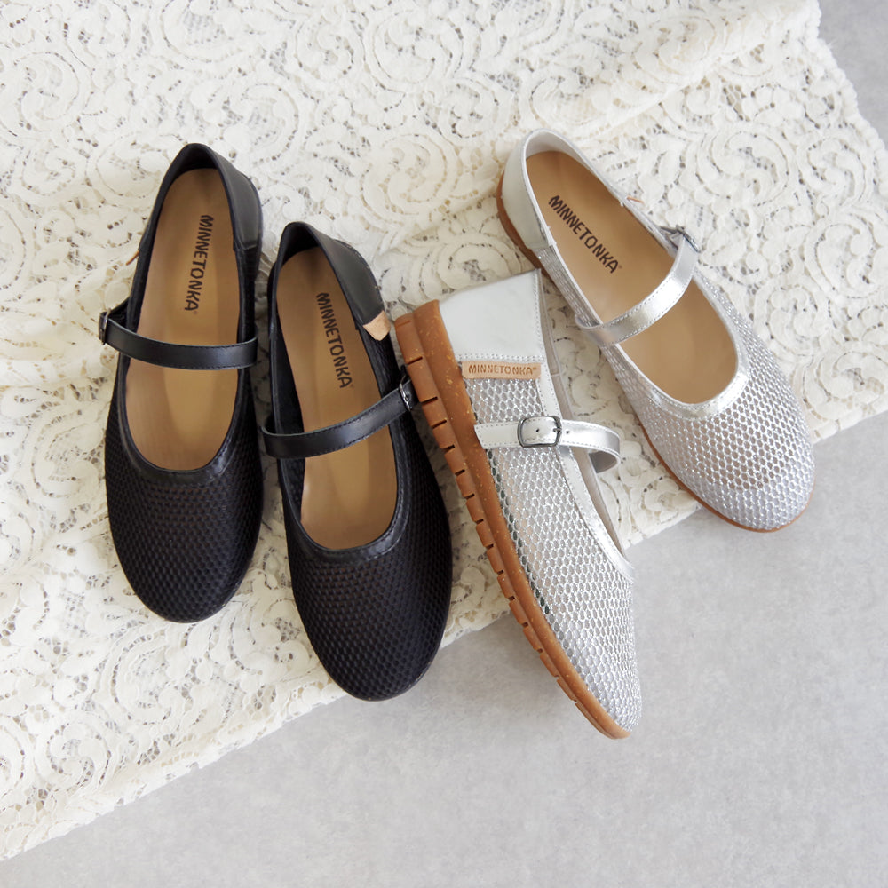 MINNETONKA メリージェーン フラットシューズ シルバー 25M01 メッシュメリージェーンフラットシューズ【25M01】SILVER – MINNETONKA