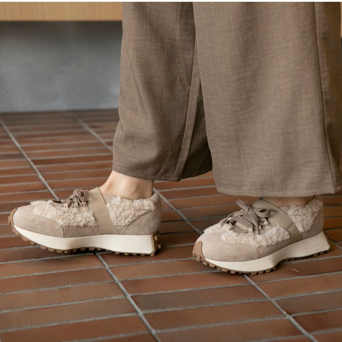 レースアップベルトスニーカー【26M06】OFF WHITE