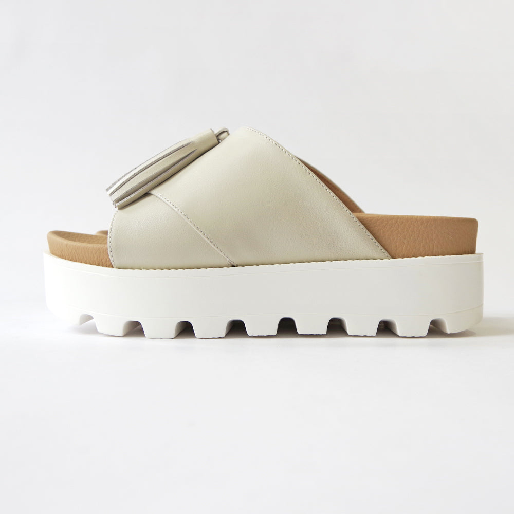 MINETONKA タッセルボリュームサンダル 厚底サンダル 23.5 Minnetonka サンダル MINNETONKA ミネトンカ / タッセル