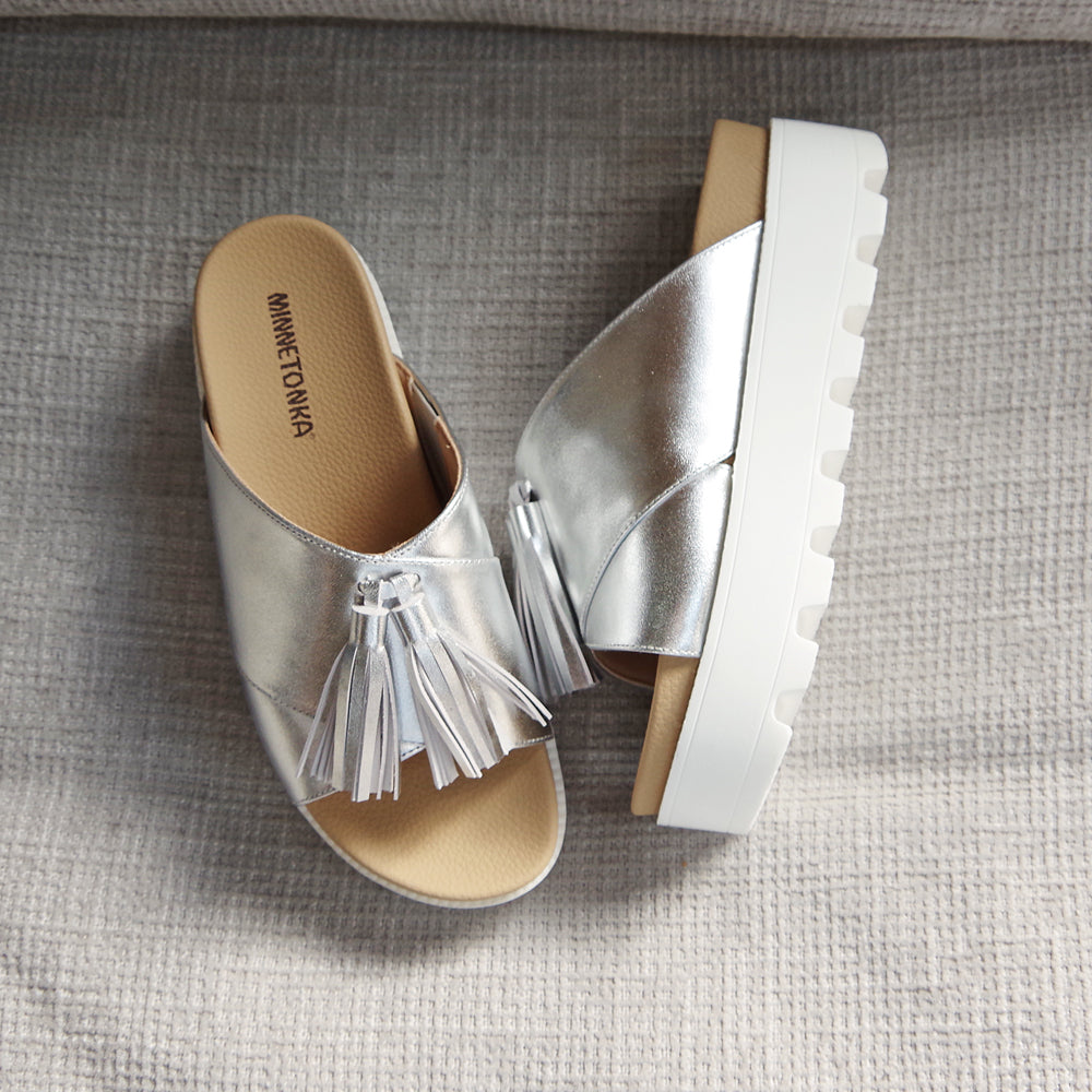 MINETONKA タッセルボリュームサンダル 厚底サンダル 23.5 Minnetonka サンダル MINNETONKA ミネトンカ / タッセル