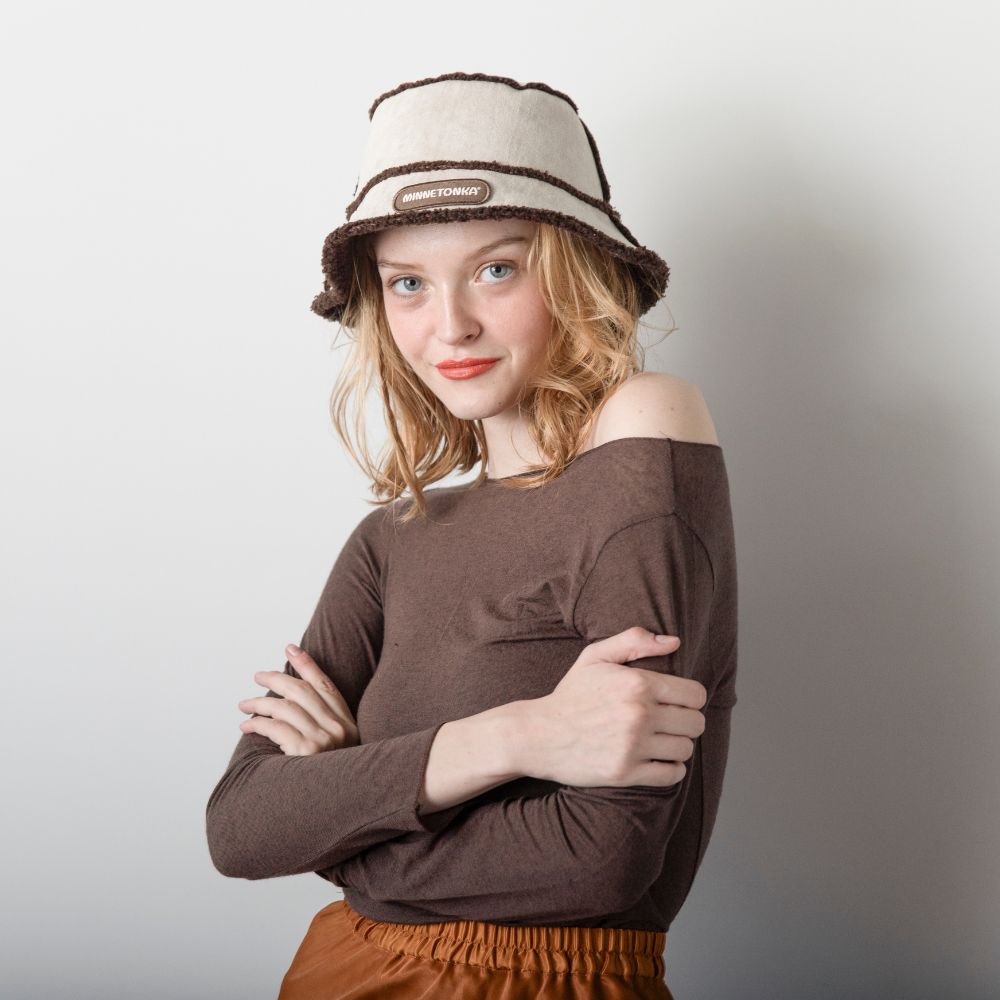 スエード× ボアリバーシブルバケットハット【SUEDE BOA REVERSIBLE BUCKET HAT】 IVORY