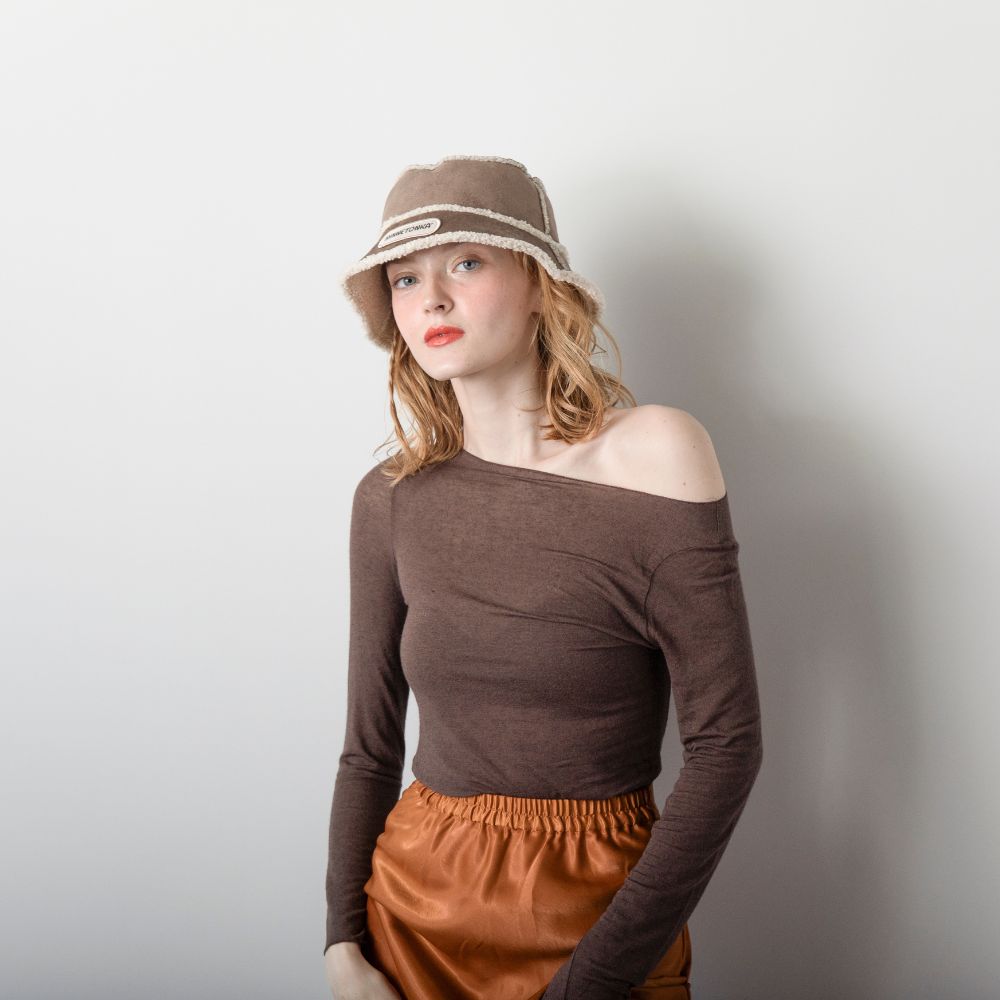 スエード× ボアリバーシブルバケットハット【SUEDE BOA REVERSIBLE BUCKET HAT】 BROWN